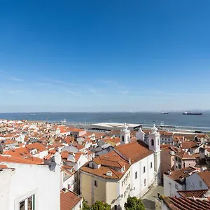 alfama-loft-studio-loft-apartment-w-river-view-by-lu-holidays.hotels-lisbon-portugal.com/